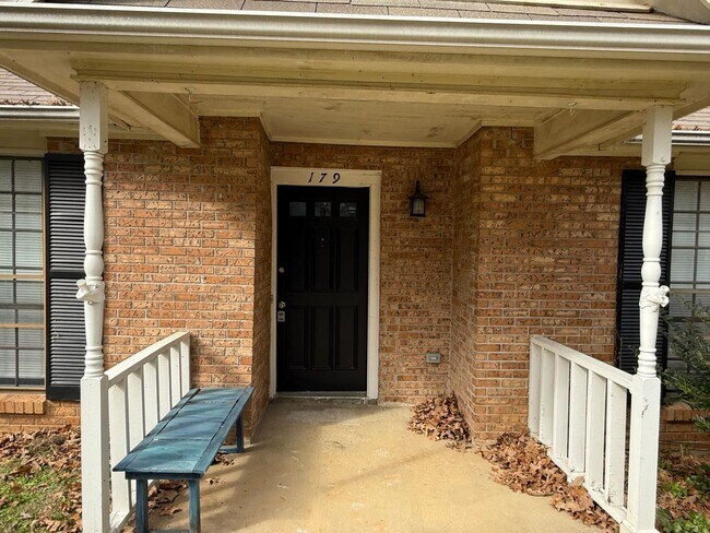 Foto del edificio - 3 bedroom/2 bath house in 047 Brandon!
