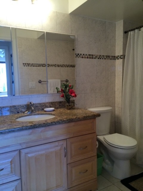 Baño - 2410 Kuhio Ave