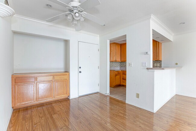Building Photo - 5325 Newcastle Ave