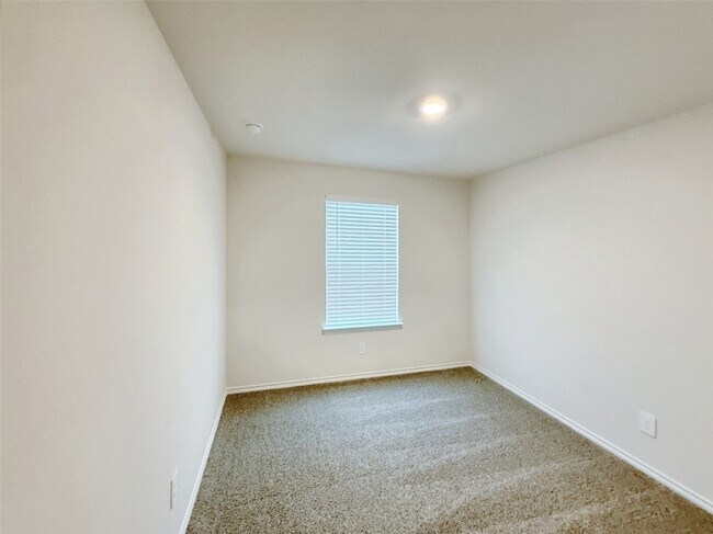 Foto del edificio - 2111 Texoma Pkwy