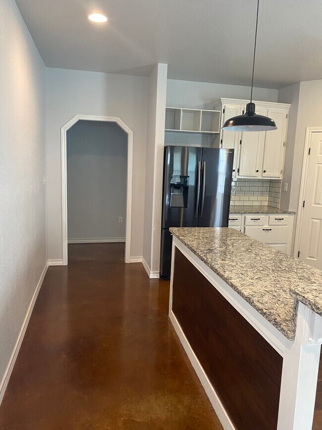 Foto del edificio - 6744 Logue Ln