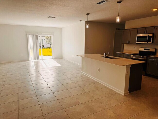 Foto del edificio - 1382 Deepwater Cir