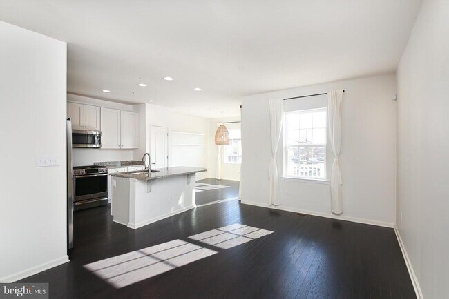 Building Photo - 2212 Matts Way