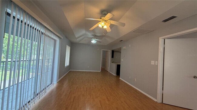 Foto del edificio - 4323 Pinebark Ave