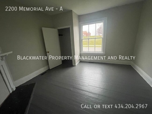 Photo - 2200 Memorial Ave Apartment