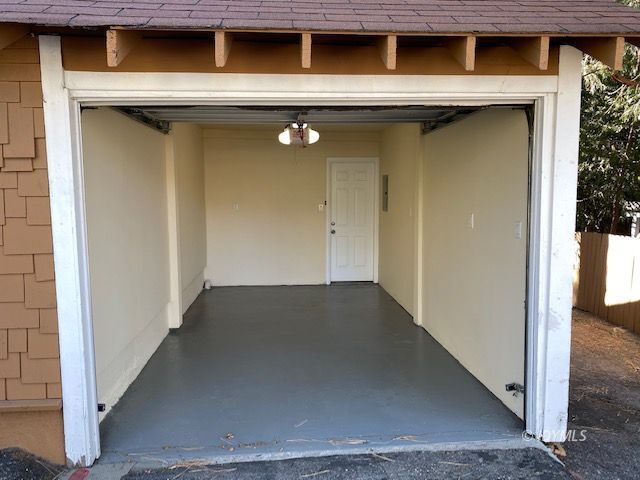 Building Photo - PARK IN THE GARAGE AND WALK TO ALL. URBAN ...