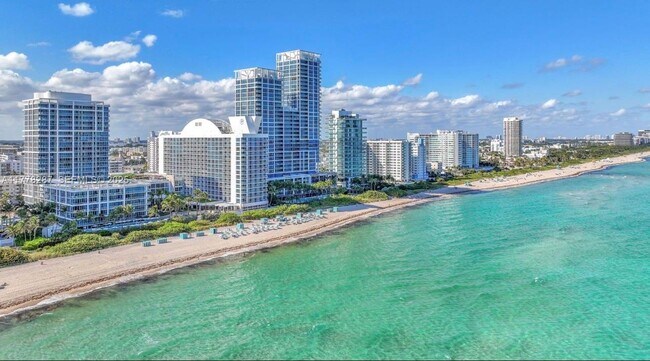 Foto del edificio - 6801 Collins Ave