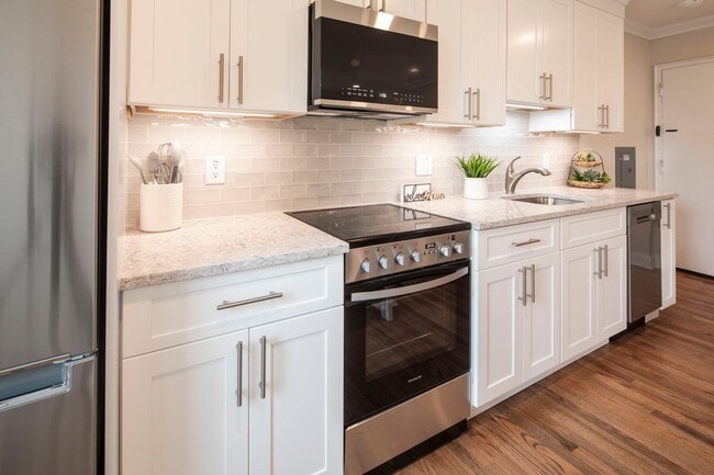 Interior Photo - The Parkview at Polifly: In-Unit Washer & ...