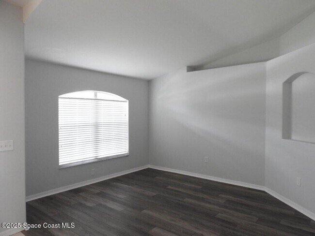 Foto del edificio - 1535 Heartwellville St NW