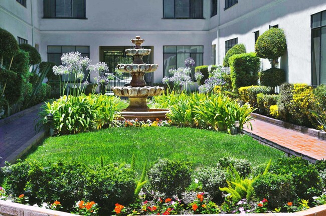 Foto del edificio - 5056 Tujunga Ave