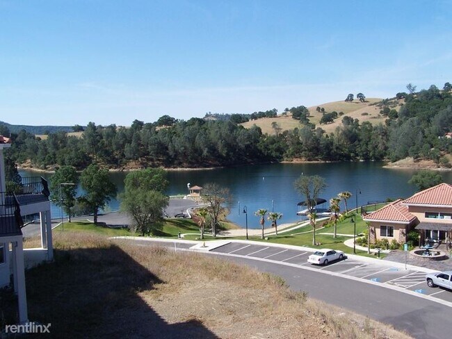 Building Photo - 4 br, 2.5 bath House - Calypso Bay