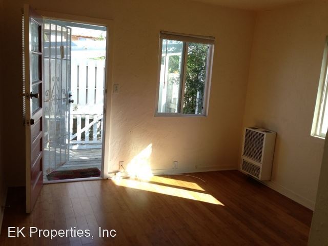 Building Photo - 215-221 Lolita St
