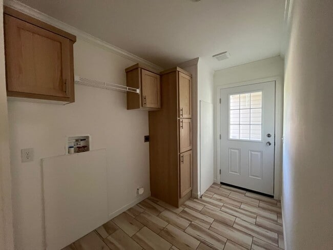 Building Photo - 118 Leopard Ln