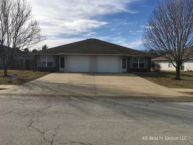 Foto del edificio - 3 Bed Single Level Duplex in Blue Springs;...