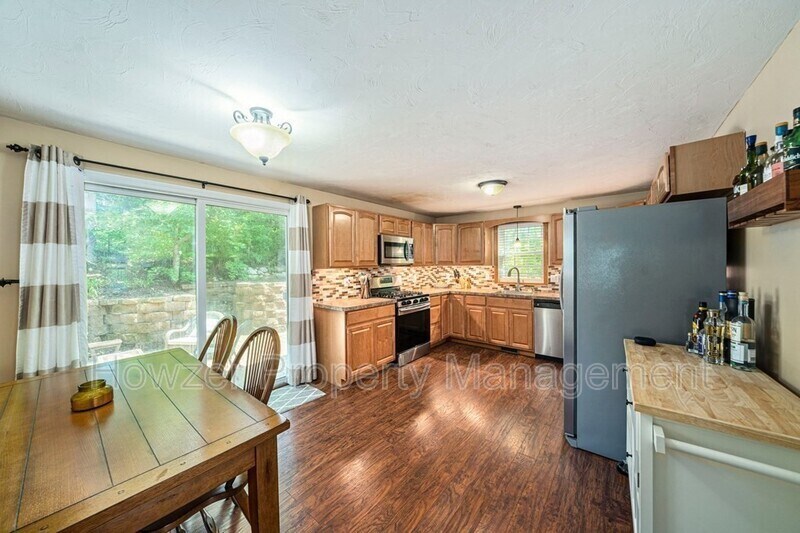 Primary Photo - 57 Hyannis Rd