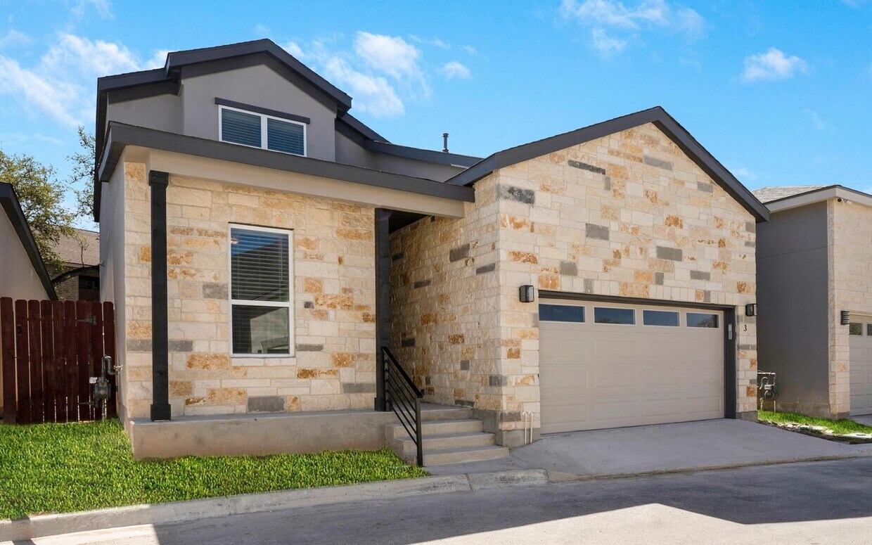 Primary Photo - 4-BEDROOM LUXURY NEW CONSTRUCTION