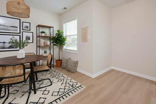 Foto del edificio - Collins Park Apartments
