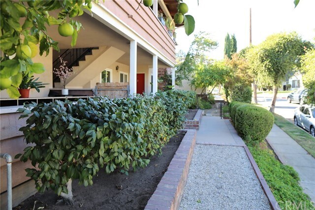 Building Photo - 1220 Huntington Dr