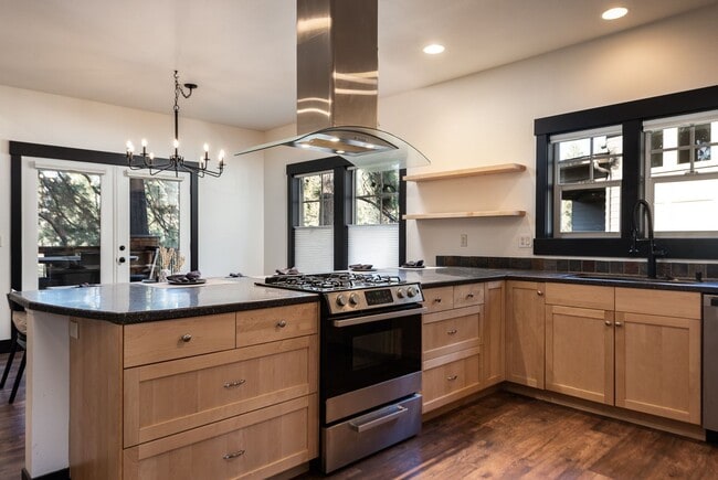 Building Photo - Furnished Northwest Crossing Craftsman in Quiet Cul-de-Sac