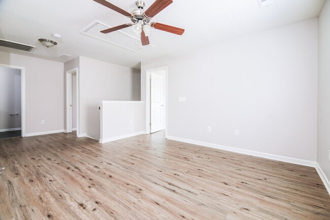 Building Photo - 117 Preakness Farm Dr