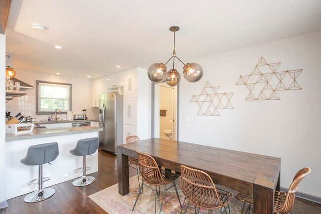 Foto del edificio - 917 Potter Ln