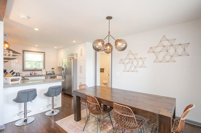 Building Photo - 917 Potter Ln