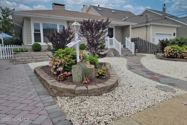 Building Photo - 33 Morton Dr