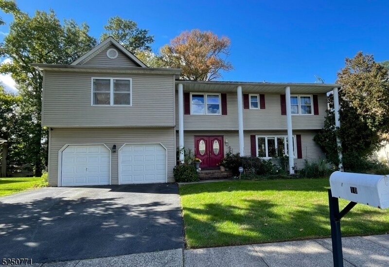 Primary Photo - 10 Sinclair Rd