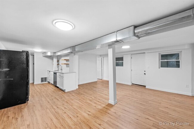 Building Photo - 1841 N Whipple St