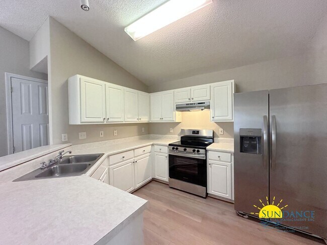 Building Photo - 4 Bedroom Home in Marsh Harbor Subdivision-Brand New Appliances!