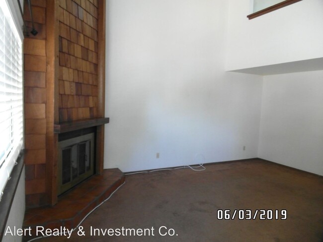 Building Photo - 2 br, 1.5 bath House - 1806 Lincoln Dr