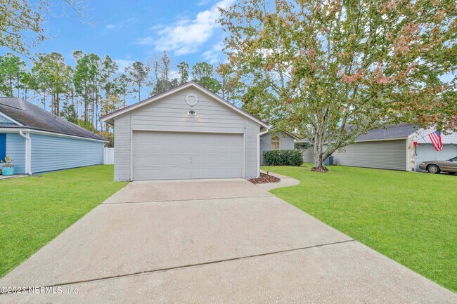 Building Photo - 12243 Cobblefield Cir N