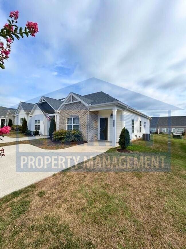 Foto del edificio - Single level, two bedroom townhome!