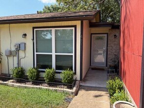 Building Photo - 4711 Yucca Hill Dr