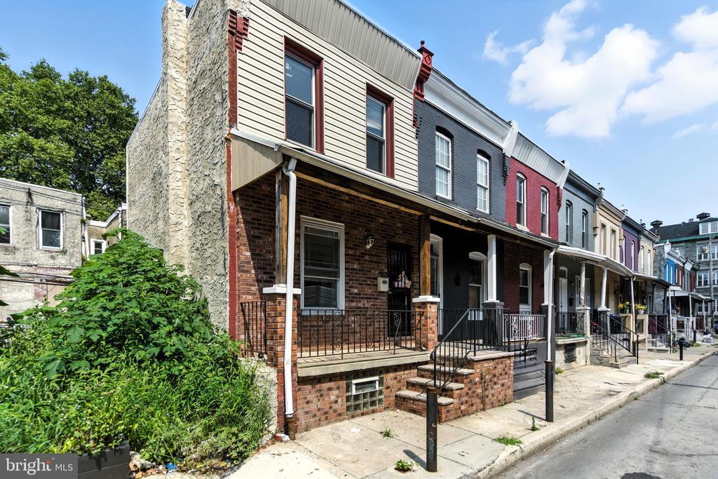 Primary Photo - 144 N Dearborn St