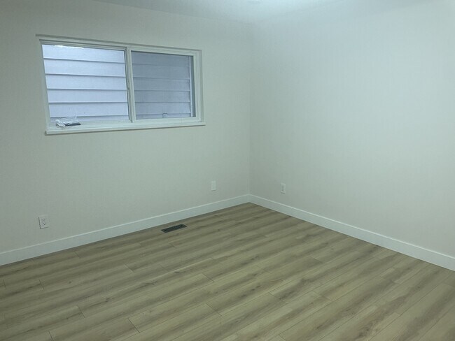 Photo du bâtiment - 12230-12188 188 St