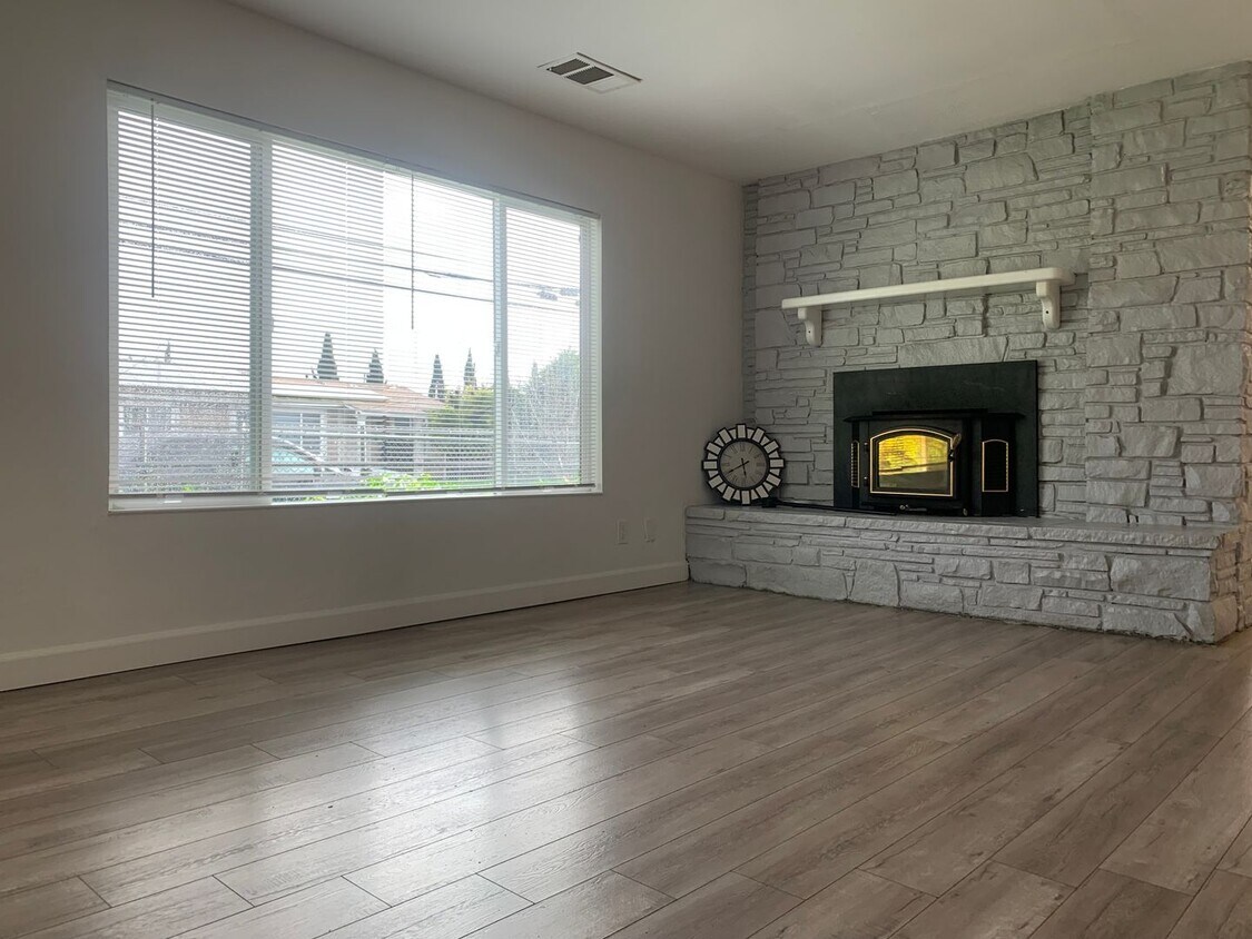 Primary Photo - 829 Folsom Ave, Hayard, CA 94544