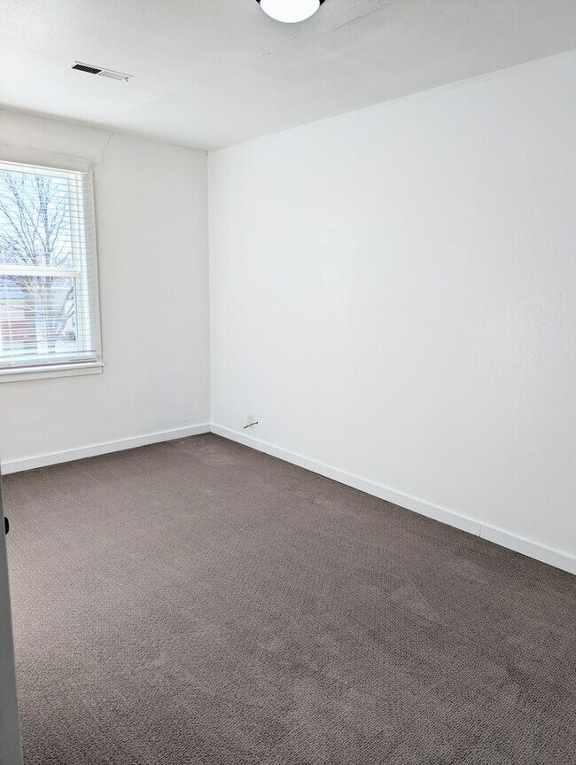 Building Photo - Main514 (MBS)
