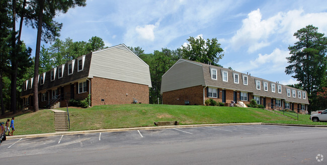 Building Photo - Cedar Moor