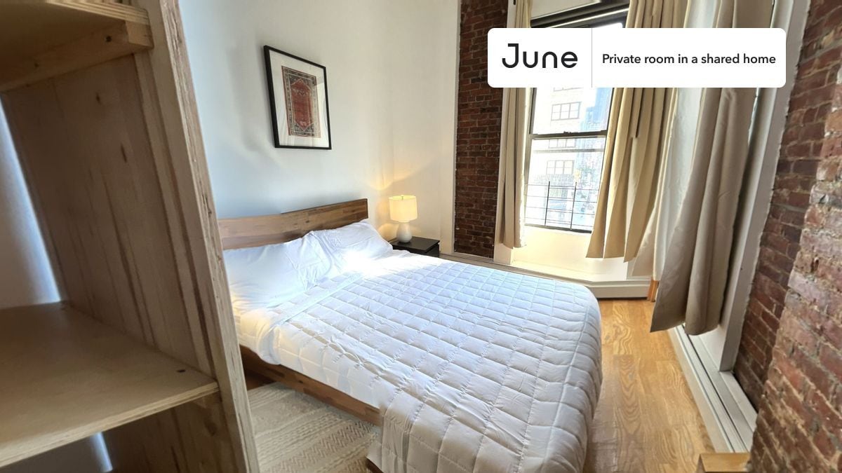 Private bedroom in 4 bed/4 bath Home - Private bedroom in 4 bed/4 bath Home