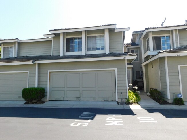 Building Photo - 3-Bedroom 2.5-Bathroom 2 story Condo In An...