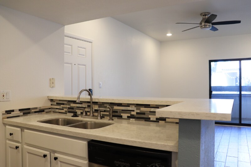 Primary Photo - 2938 N 61st Pl