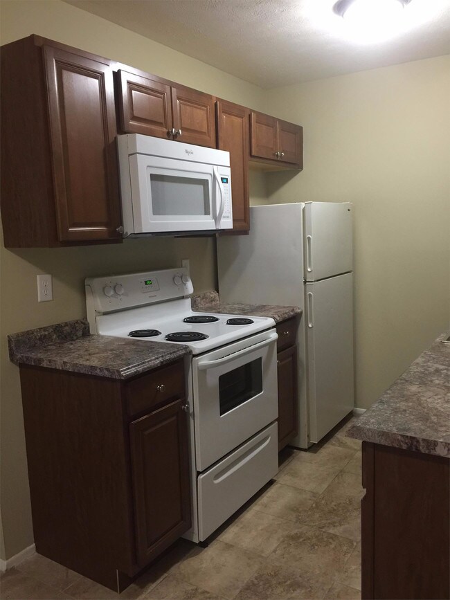 Foto del edificio - 23200 Huron River Dr