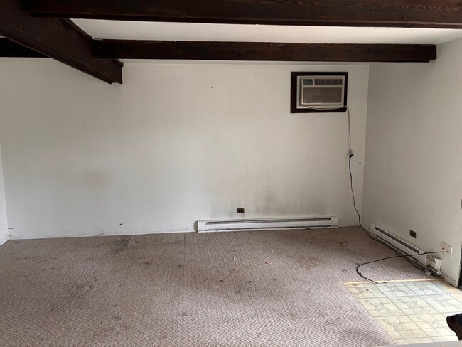 Building Photo - 47 Nassau Colony