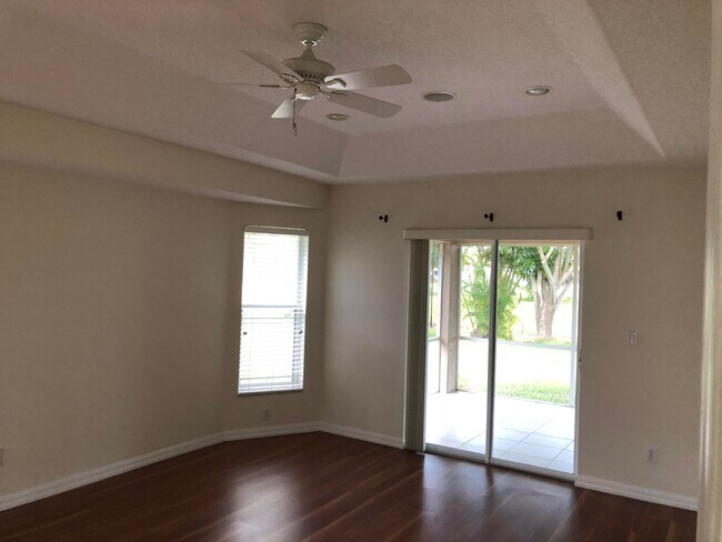 Foto del edificio - 2449 SW Chestnut Ln