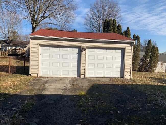 Foto del edificio - 3962 Lake Rd