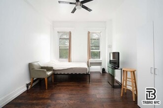 Building Photo - 316 Suydam St