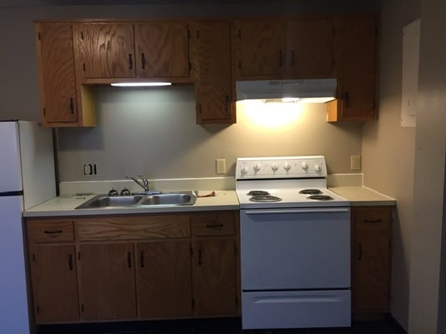 Primary Photo - 57 Main St S