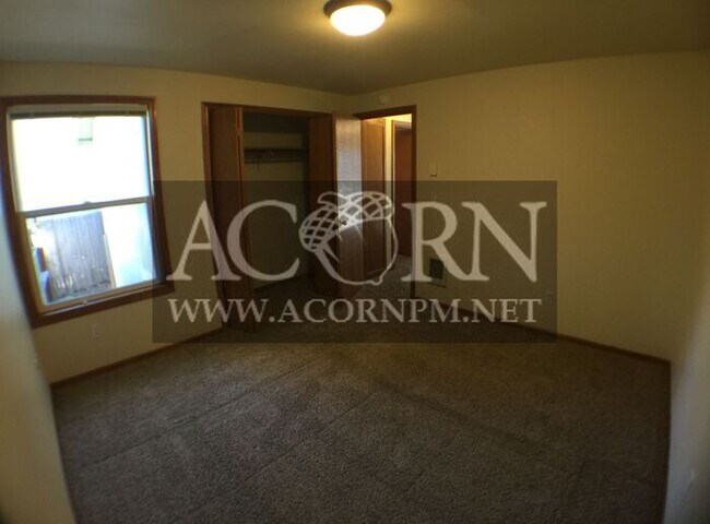 Building Photo - 6708 Camellia St