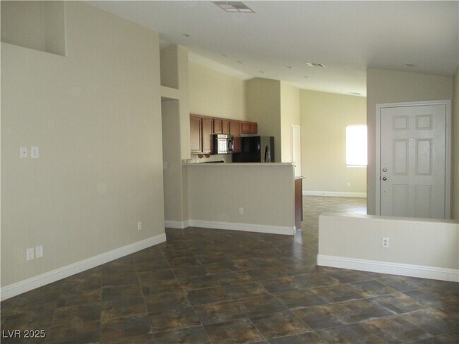 Foto del edificio - 10530 Lilac Tree Ave
